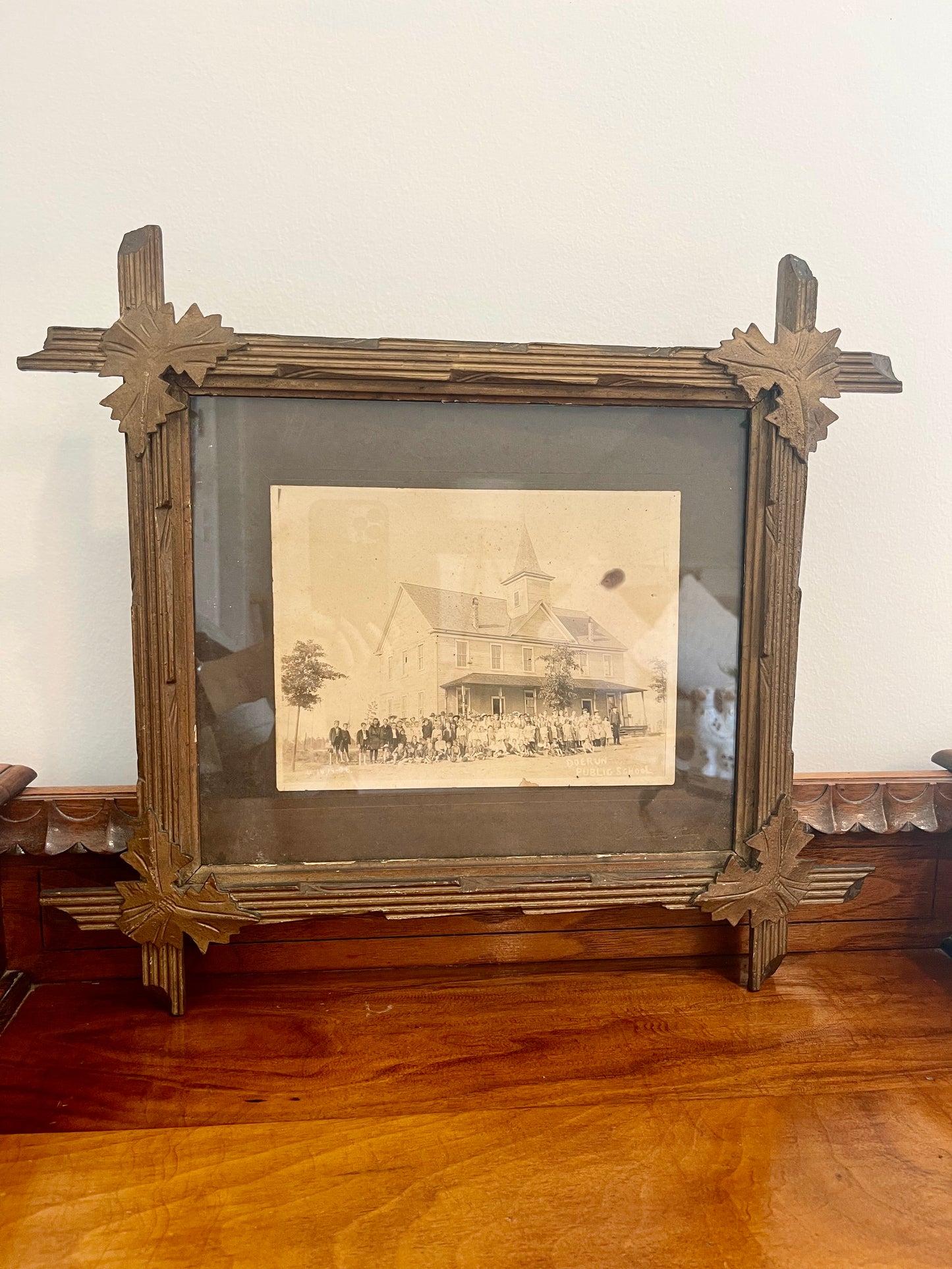 Antique Oak Leaf Frame