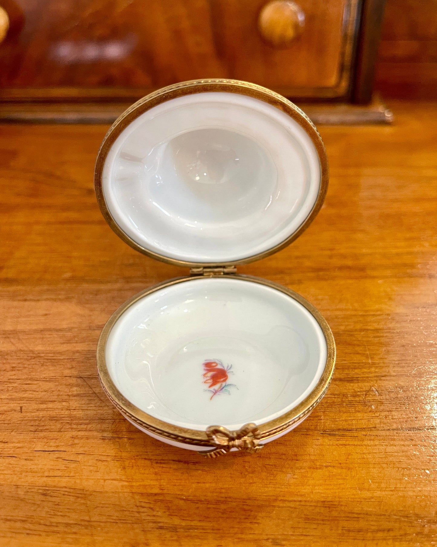 Limoges Hat Bonnet Trinket Box